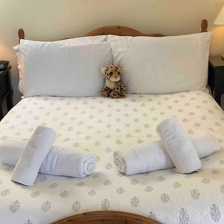 Secluded Romantic Cotswolds Barn - Sleeps 2 To 4 - Near Cirencester - Dog Friendly Villa Kemble Ngoại thất bức ảnh