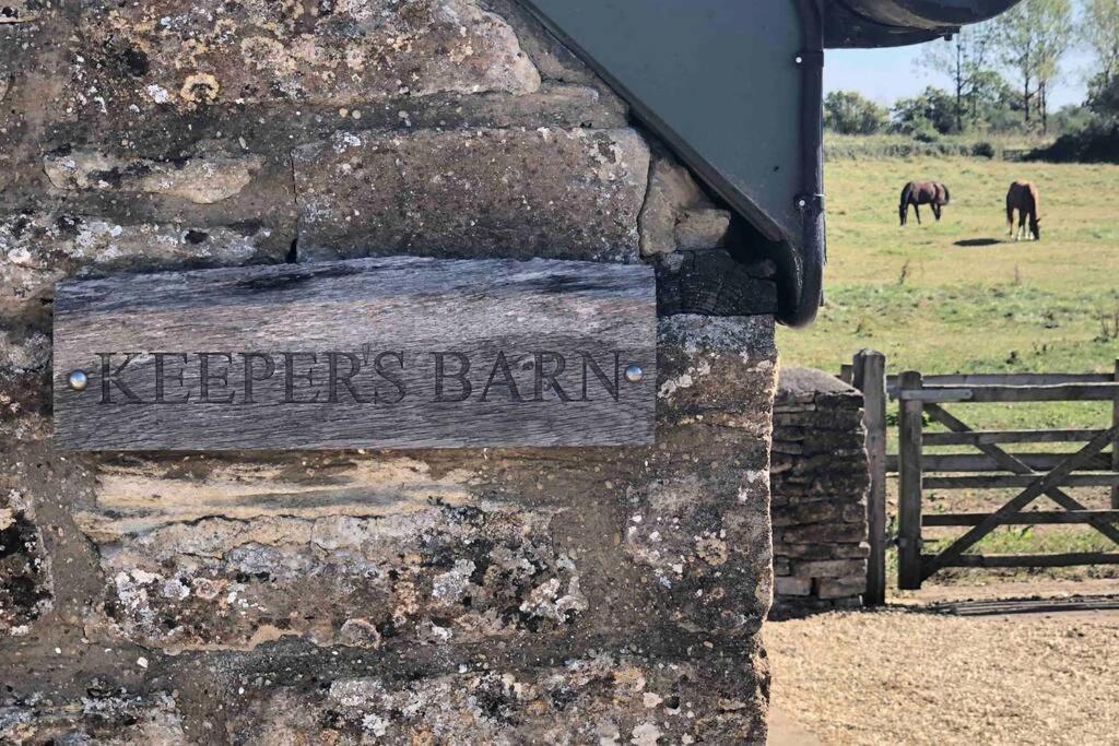 Secluded Romantic Cotswolds Barn - Sleeps 2 To 4 - Near Cirencester - Dog Friendly Villa Kemble Ngoại thất bức ảnh