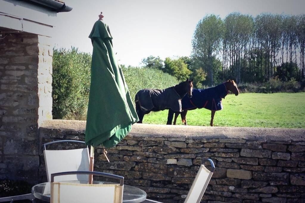 Secluded Romantic Cotswolds Barn - Sleeps 2 To 4 - Near Cirencester - Dog Friendly Villa Kemble Ngoại thất bức ảnh
