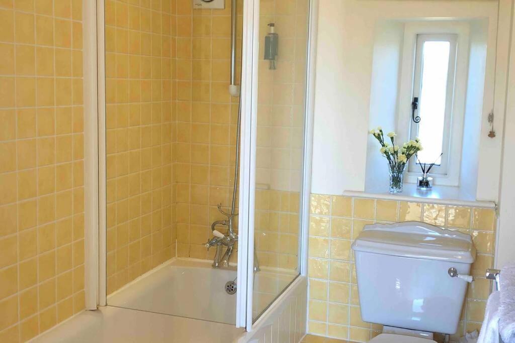 Secluded Romantic Cotswolds Barn - Sleeps 2 To 4 - Near Cirencester - Dog Friendly Villa Kemble Ngoại thất bức ảnh